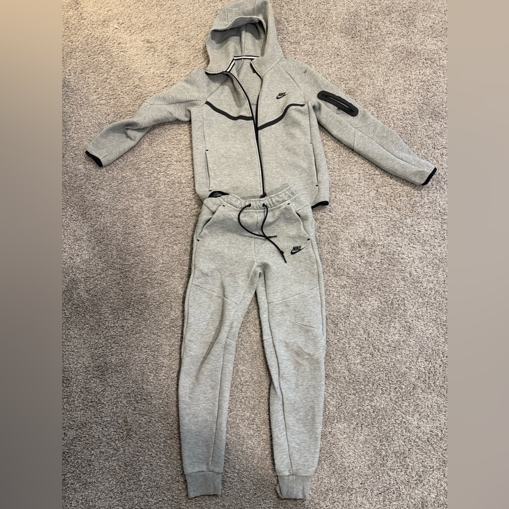 Nike Tech Kids Light Gray Set